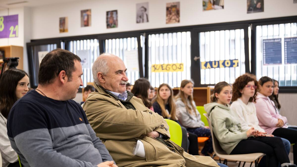 La Primera Llamada del Día con el consejero José María Aierdi