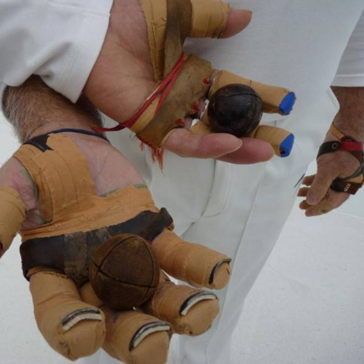 Monóvar inicia el Día de la Comunidad Valenciana con un partido de "pilota valenciana"