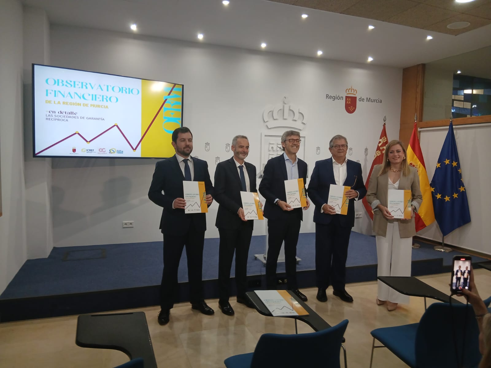 Un momento de la presentación de la VIII edición del Observatorio Financiero de la Región de Murcia