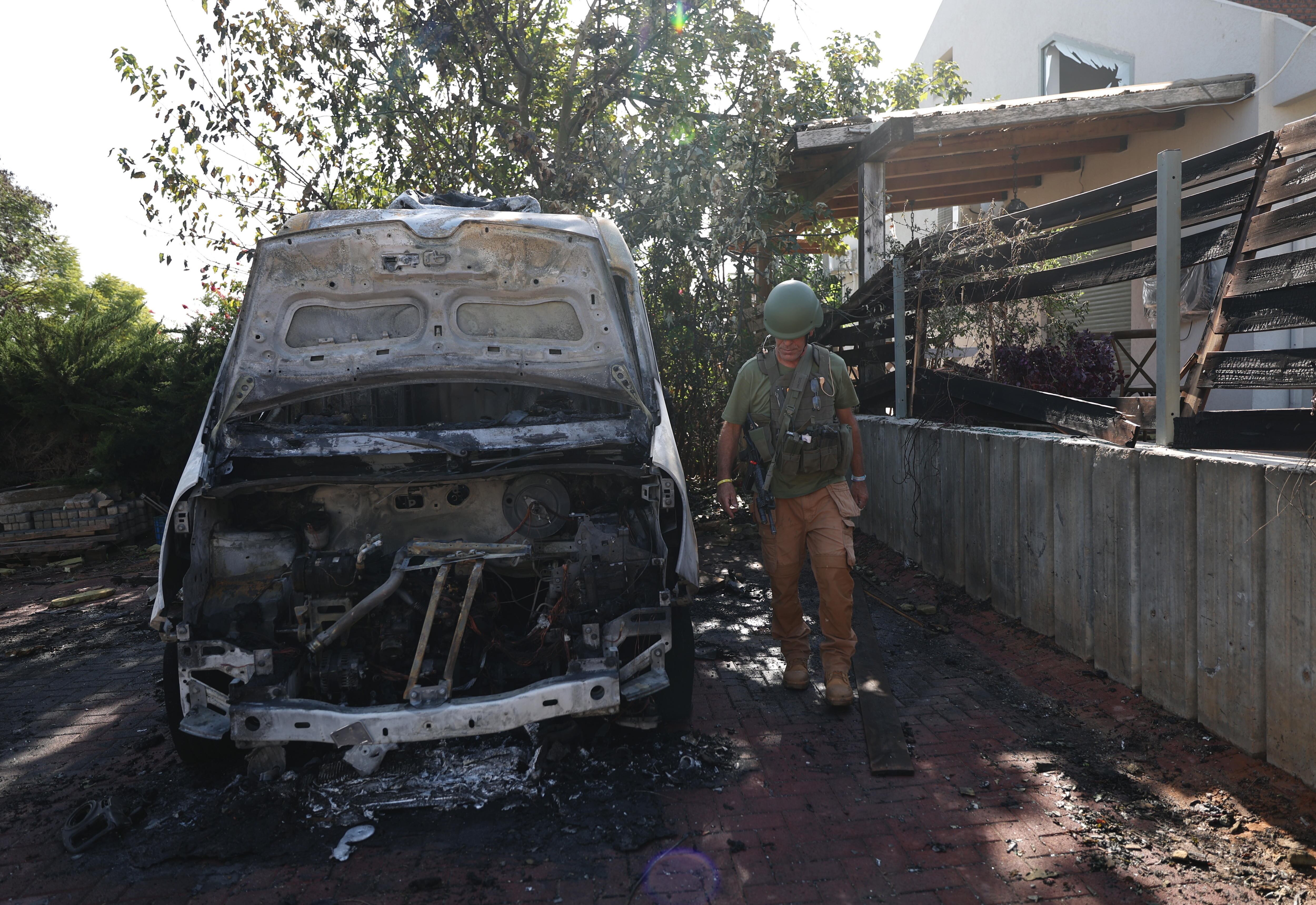 Un vehículo destruido en la Franja de Gaza