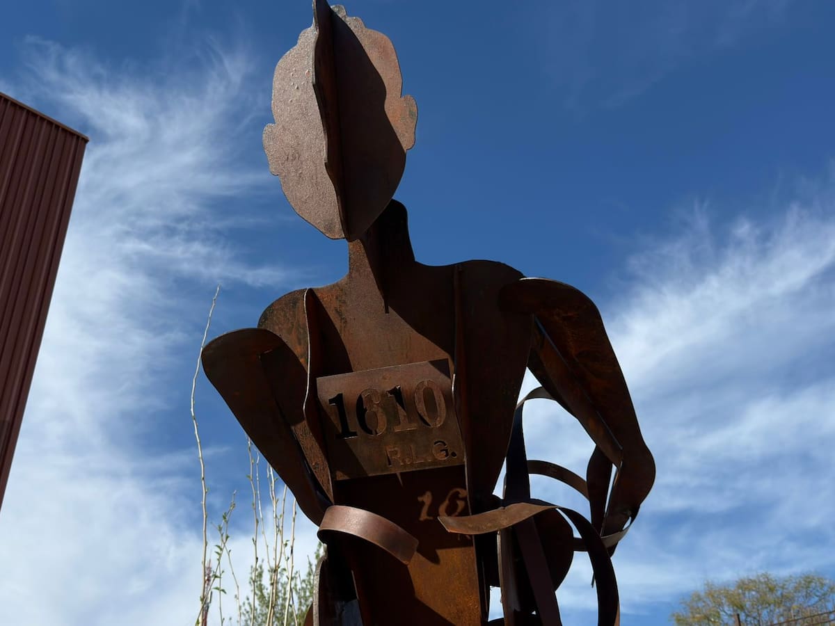 R.L.G., las iniciales de la discordia: ¿el nombre del concejal de Deportes de Toledo o un lema en inglés?