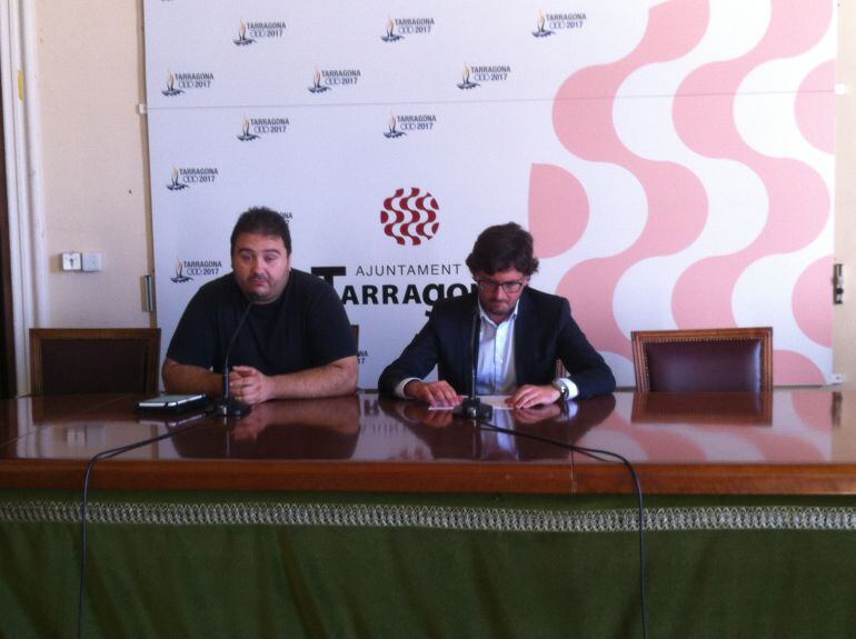 David Gaspar explica l'ExpOtaku d'aquest any en presència de Javier Villamayor.