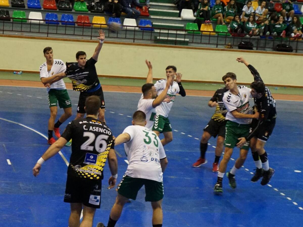 Elda C.E.E. no tuvo rival en el bisoño Bm. Elche (28-35)