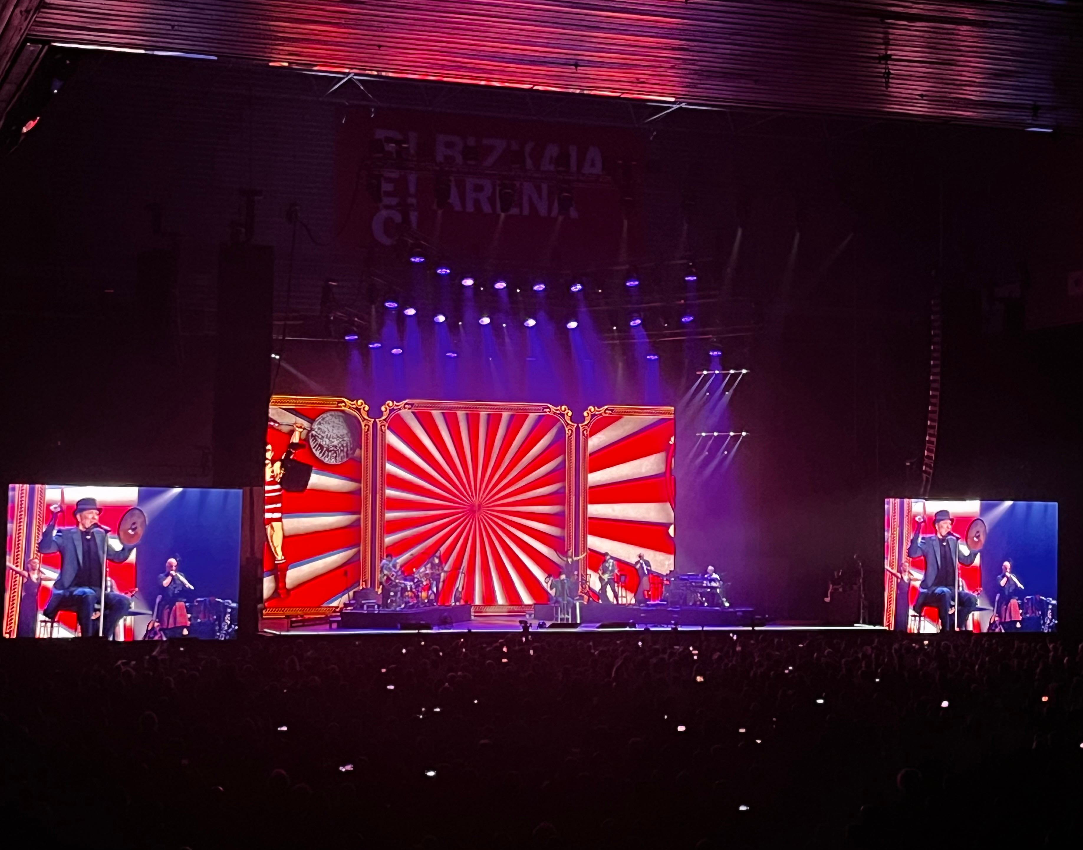 En un BEC lleno con más de 10.000 personas, fue el primero de sus dos conciertos en Bilbao por su gira &#039;Contra todo pronóstico&#039;