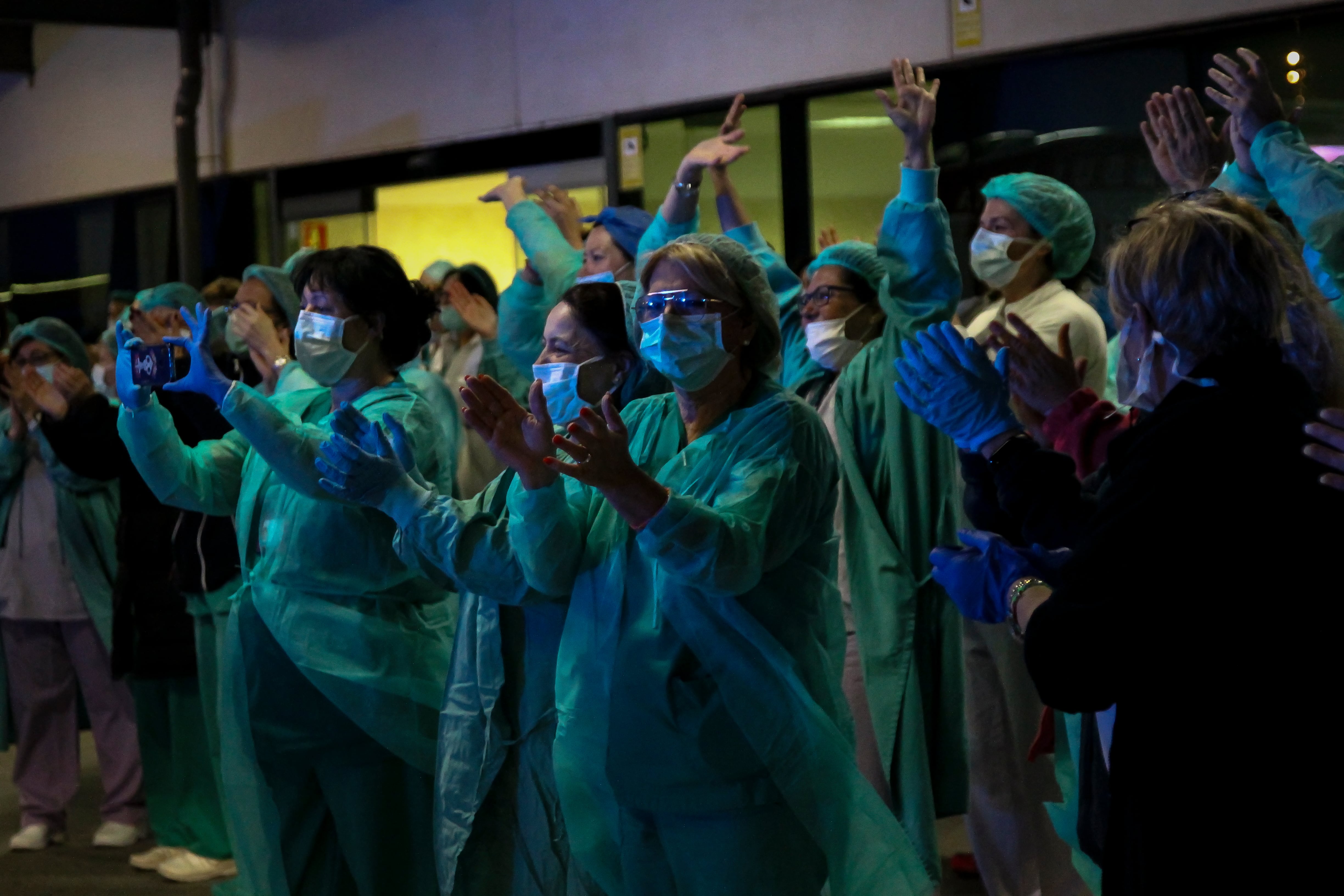 Sanitarios del hospital La Fe de València durante la primera ola de la pandemia del coronavirus, en marzo de 2020.