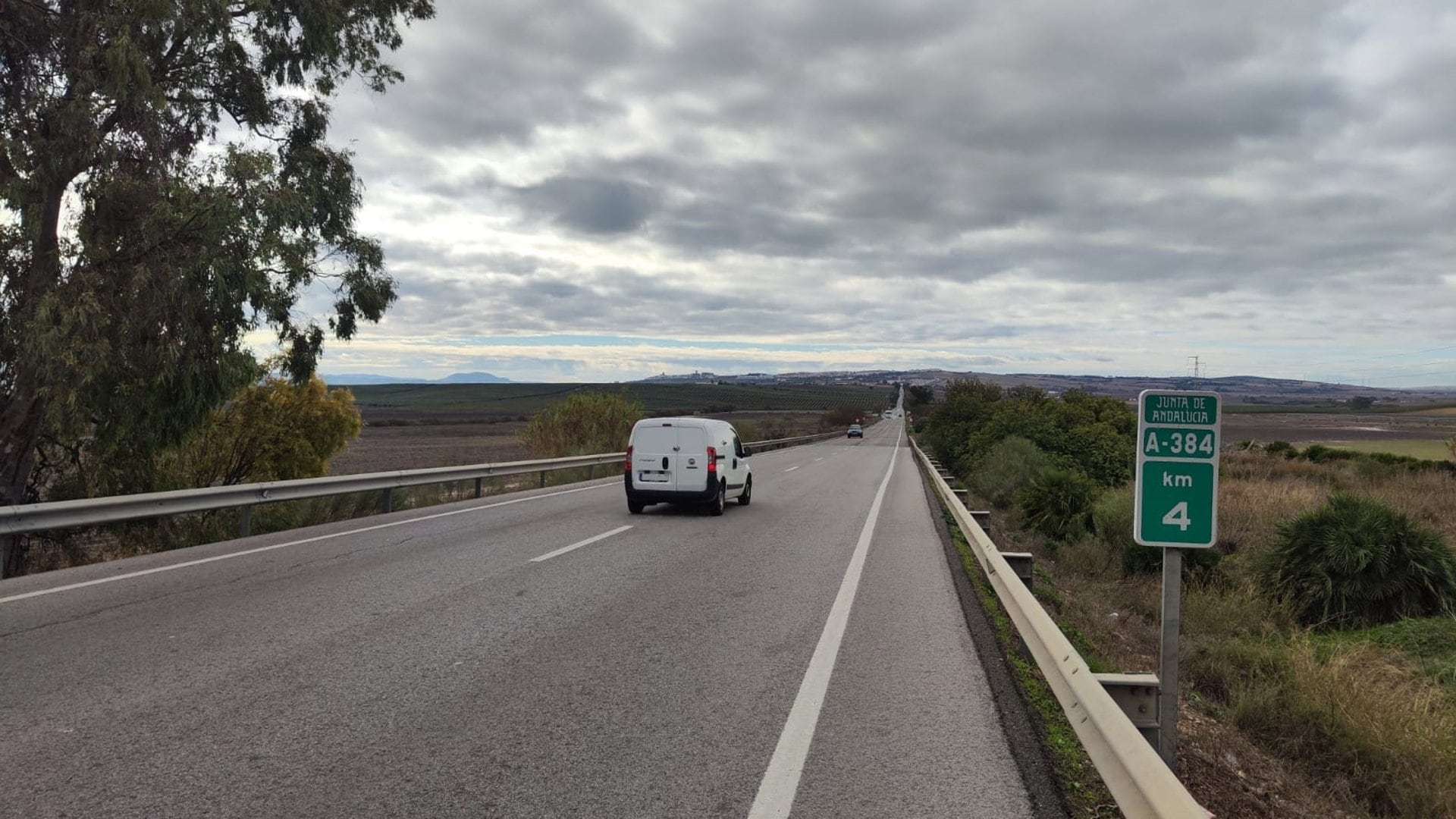 Vista de la carretera A-384 entre Arcos de la Frontera y Bornos, en la provincia de Cádiz