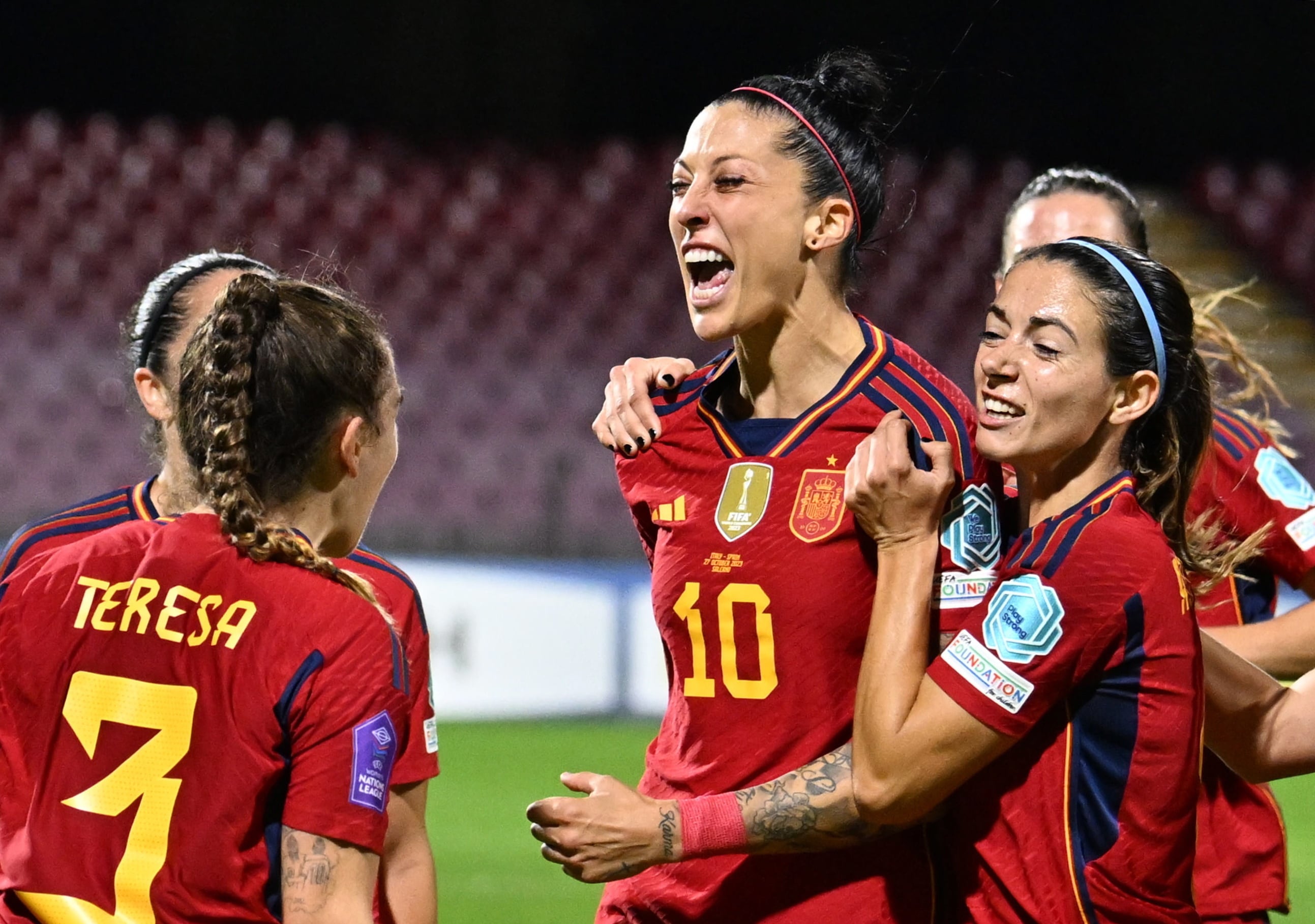 Jenni Hermoso volvió a la selección española y fue decisiva