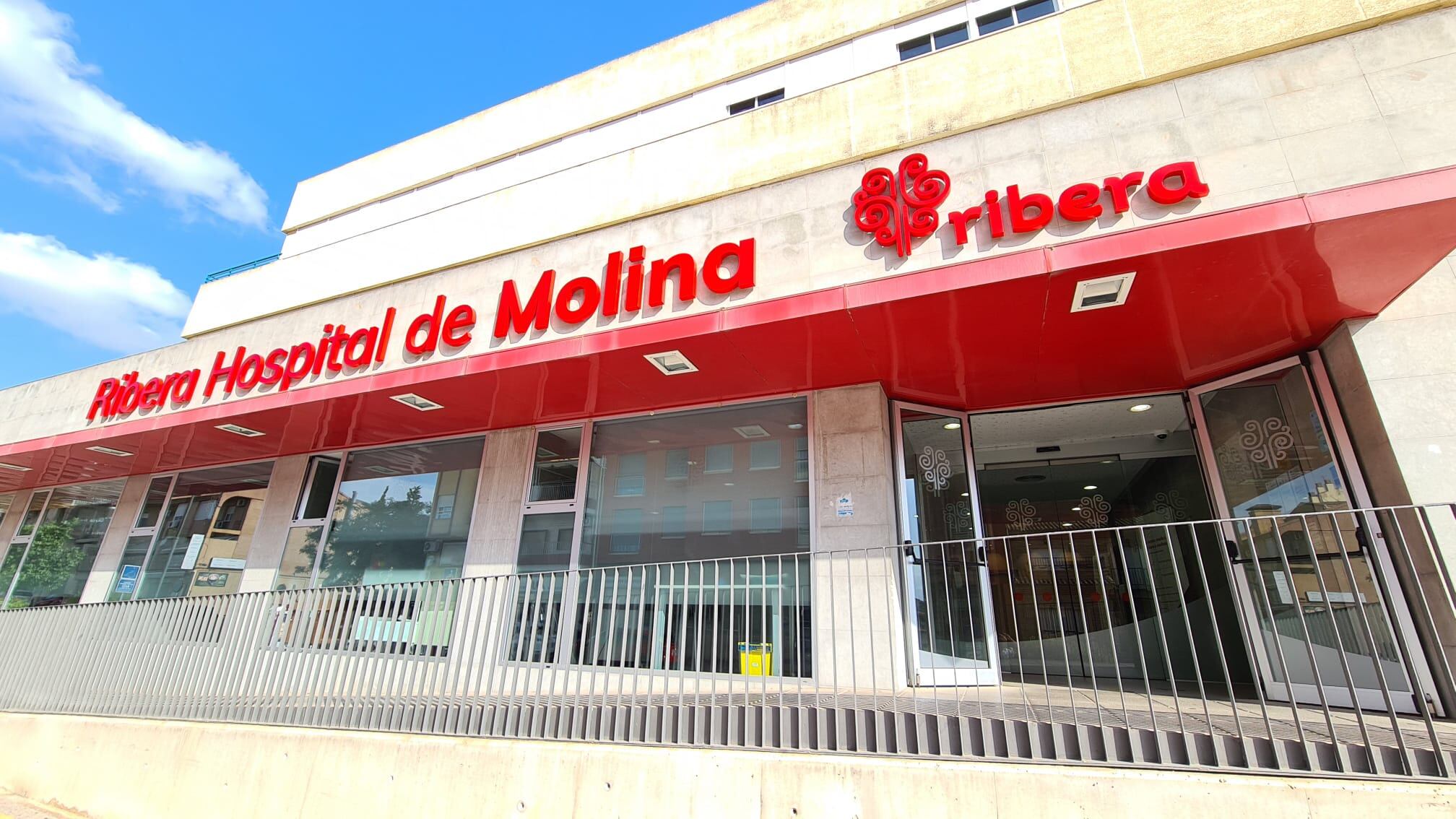Ribera Hospital de Molina realiza cirugías de columna mínimamente invasivas gracias a una técnica pionera