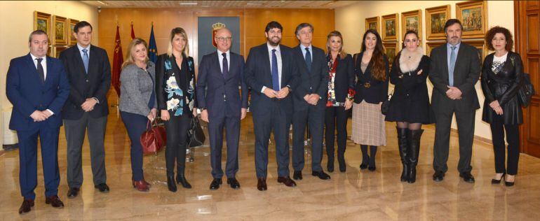 Encuentro de trabajo entre Gobierno con los miembros de Amefmur, con el presidnete Fernando López Miras a la cabeza.