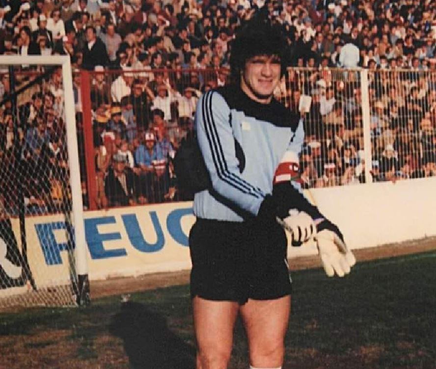 Arconada en la portería de fondo norte antes de recibir tres goles del Almería.