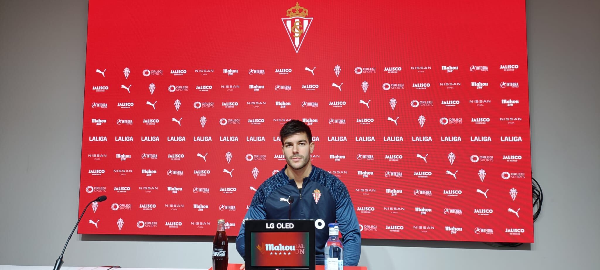 Róber Pier en la sala de prensa de Mareo.