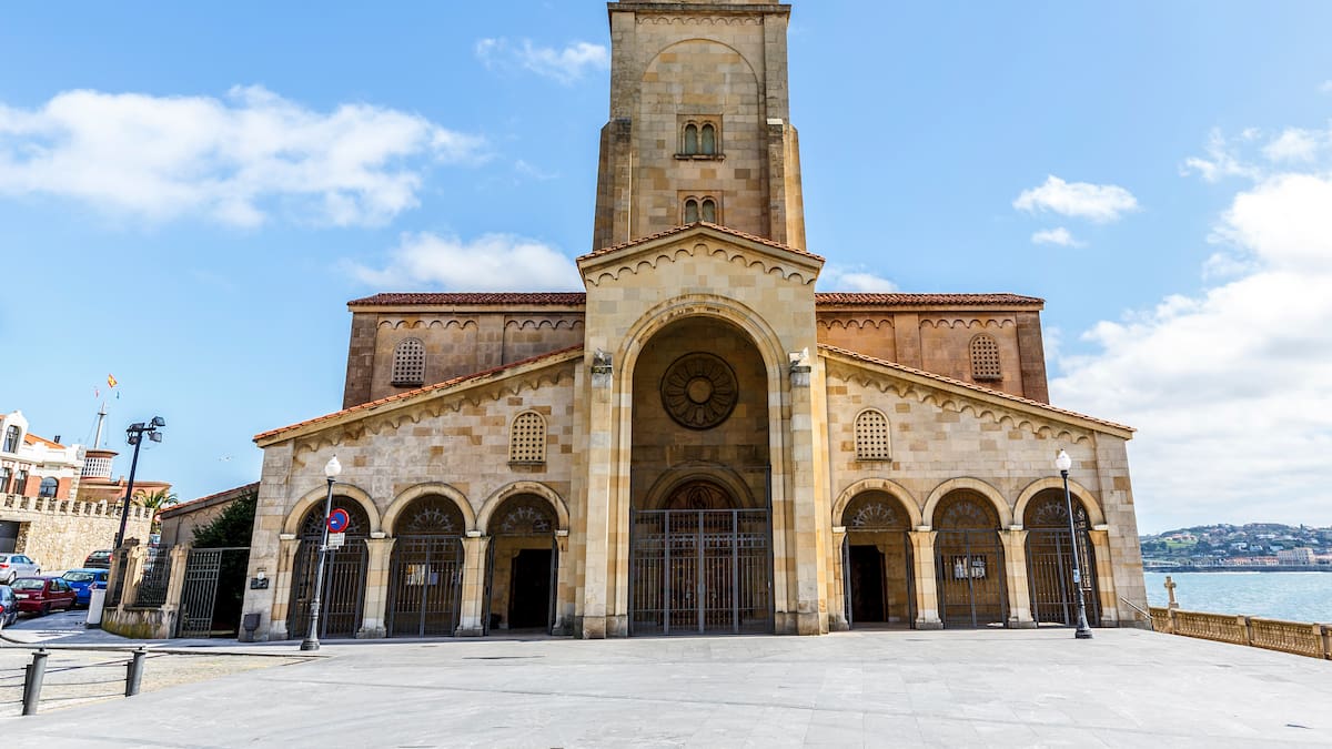 Debate sobre la necesidad de separar a los políticos de los actos religiosos