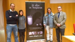 De izquierda a derecha, Ana Salar y Fernando Rodríguez, productores del documental, Antonio Gancedo, afectado y Mariano Gómez, concejal de Salud del Ayuntamiento de Bilbao