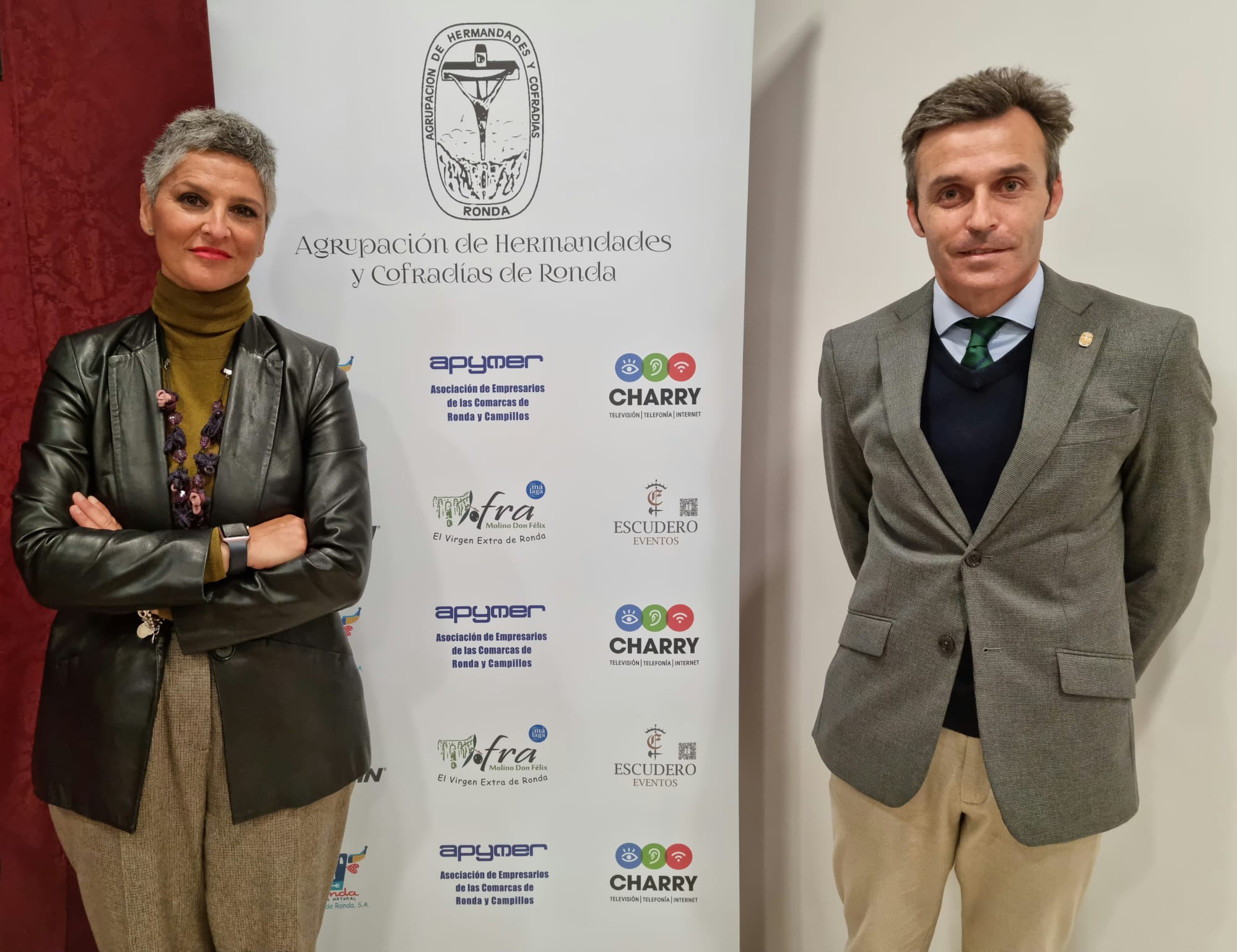 Carmen Barrera junto al presidente de la Agrupación de Hermandades y Cofradías de Ronda, Francisco Ruiz Arrocha