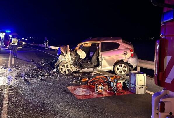 Uno de los vehículos implicados en una colisión frontal en Lanzarote.