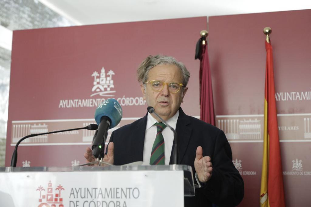 El presidente de la Gerencia Municipal de Urbanismo del Ayuntamiento de Córdoba, Salvador Fuentes, durante una comparecencia de prensa