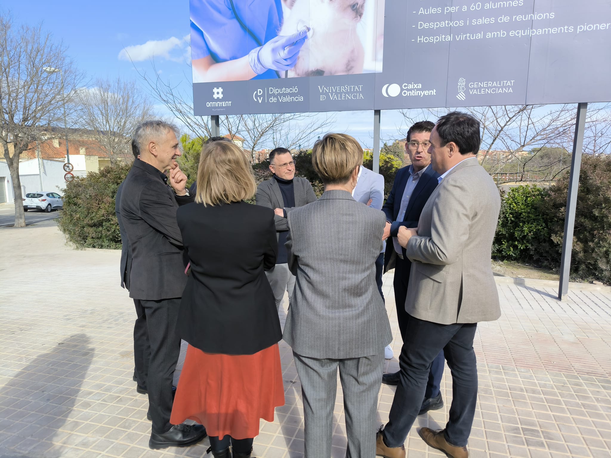 Pérez Llorca en los terrenos de Veterinaria