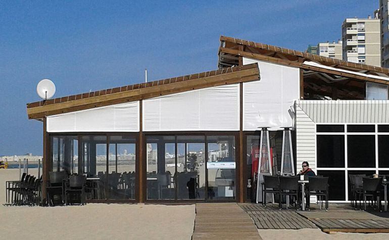 Uno de los chiringuitos instalados en las playas de Cádiz