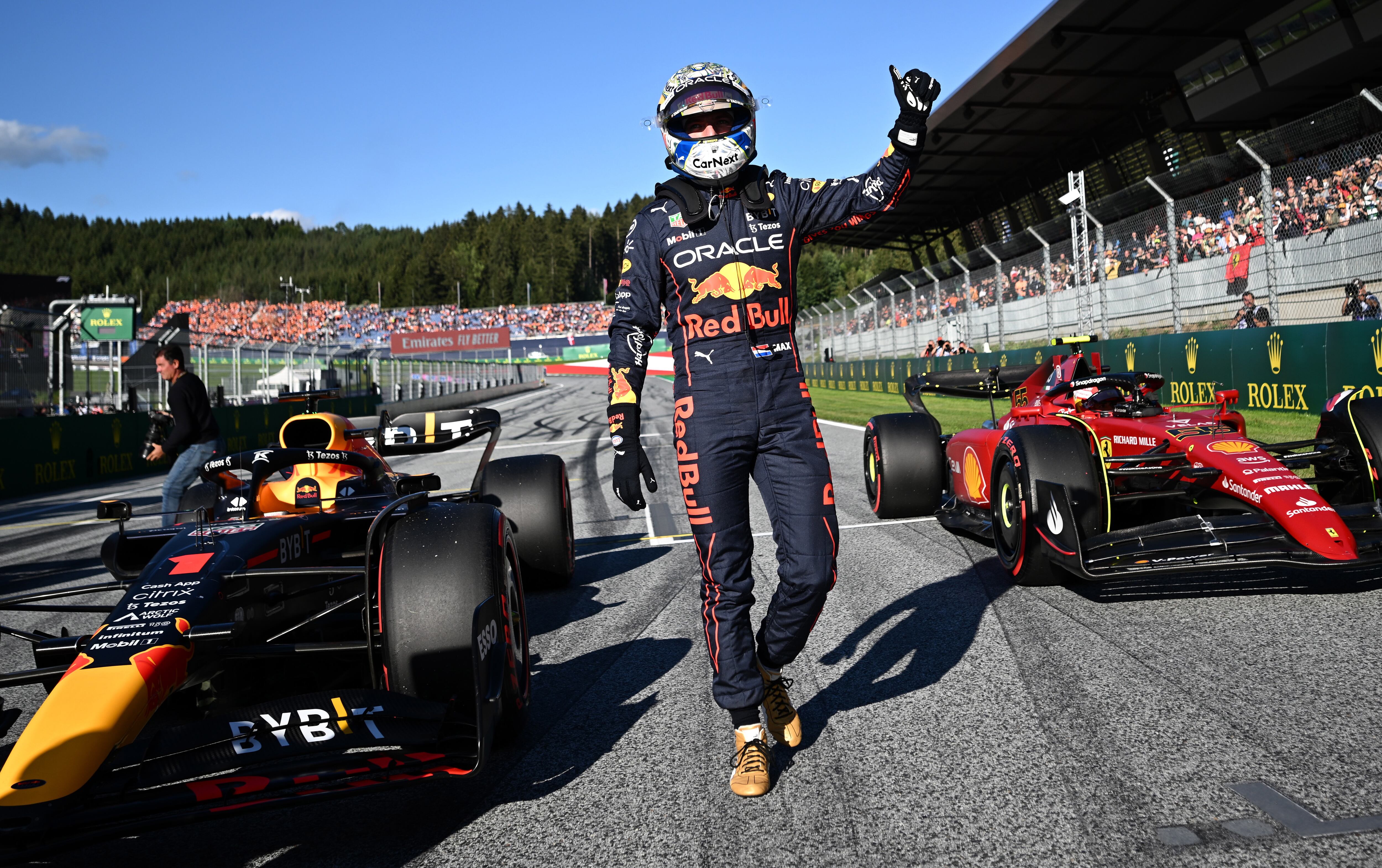 Verstappen celebra su primera posición en la &#039;qualy&#039;.