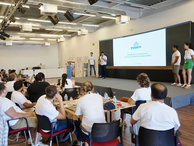 Primer Hackathon WhatsApp de la Comunitat Valenciana, celebrado en Innsomnia