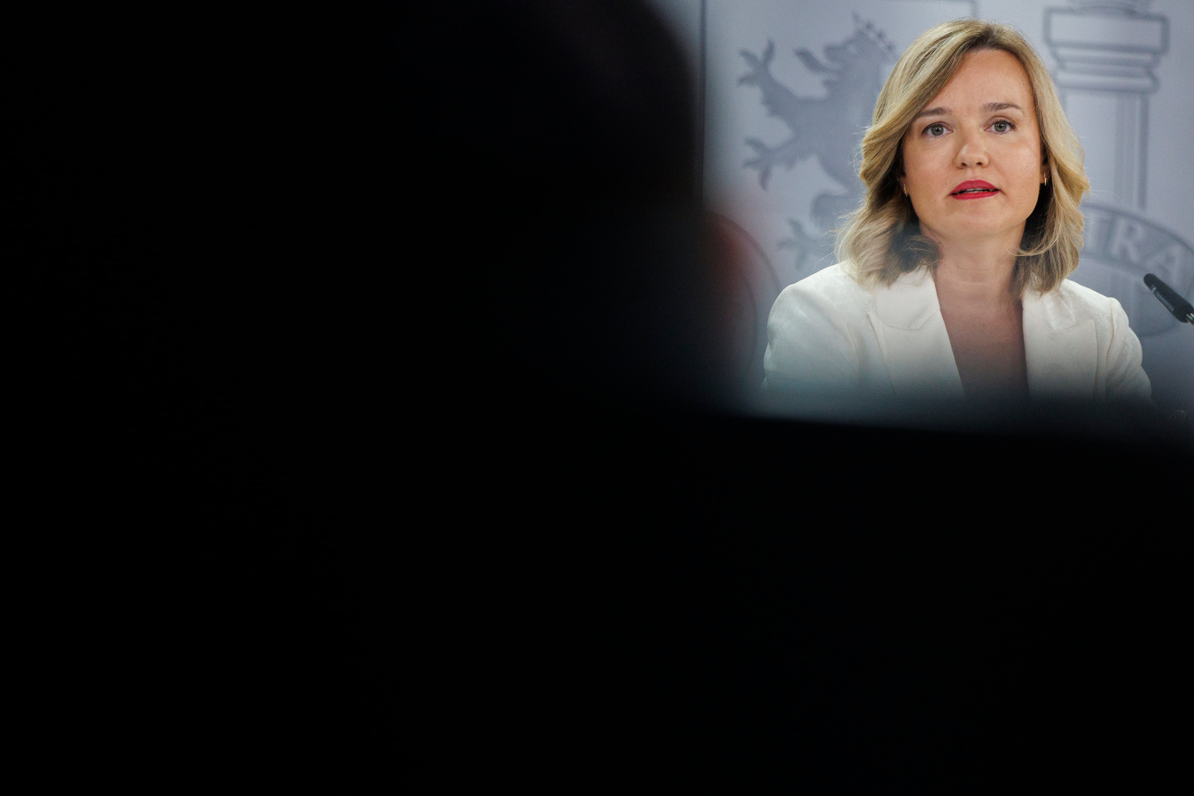 MADRID, 16/09/2025.- La portavoz del Gobierno y ministra de Educación, Formación Profesional y Deportes, Pilar Alegría, durante la rueda de prensa posterior a la reunión del Consejo de Ministros este martes en el complejo del Palacio de la Moncloa. EFE/ Sergio Pérez
