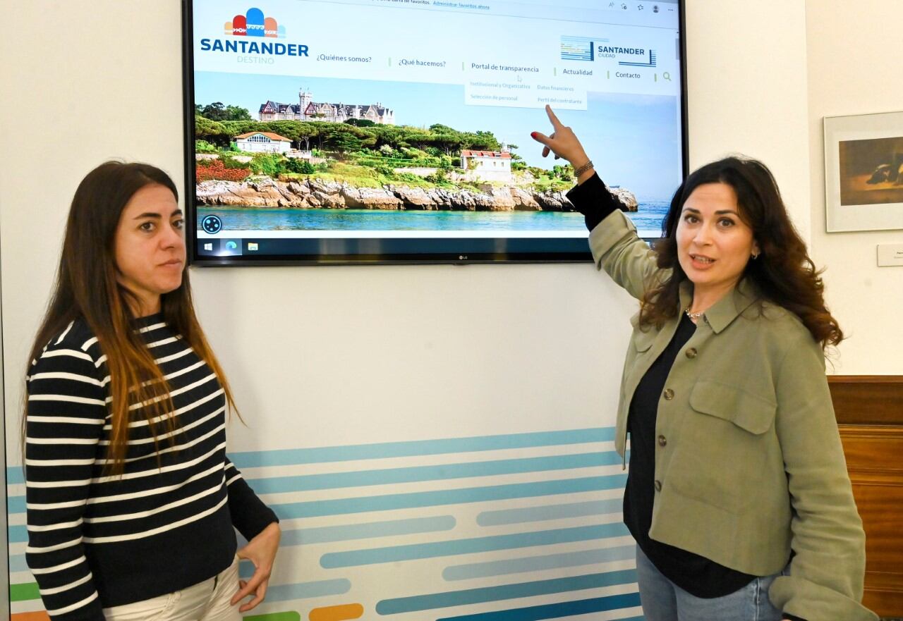 La concejala de Turismo y presidenta de la empresa municipal de turismo, Miriam Díaz, dando a conocer los acuerdos del Consejo de Gobierno de la entidad.