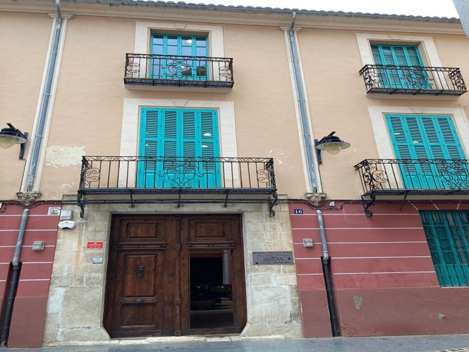 Façana de la Biblioteca d'Ontinyent