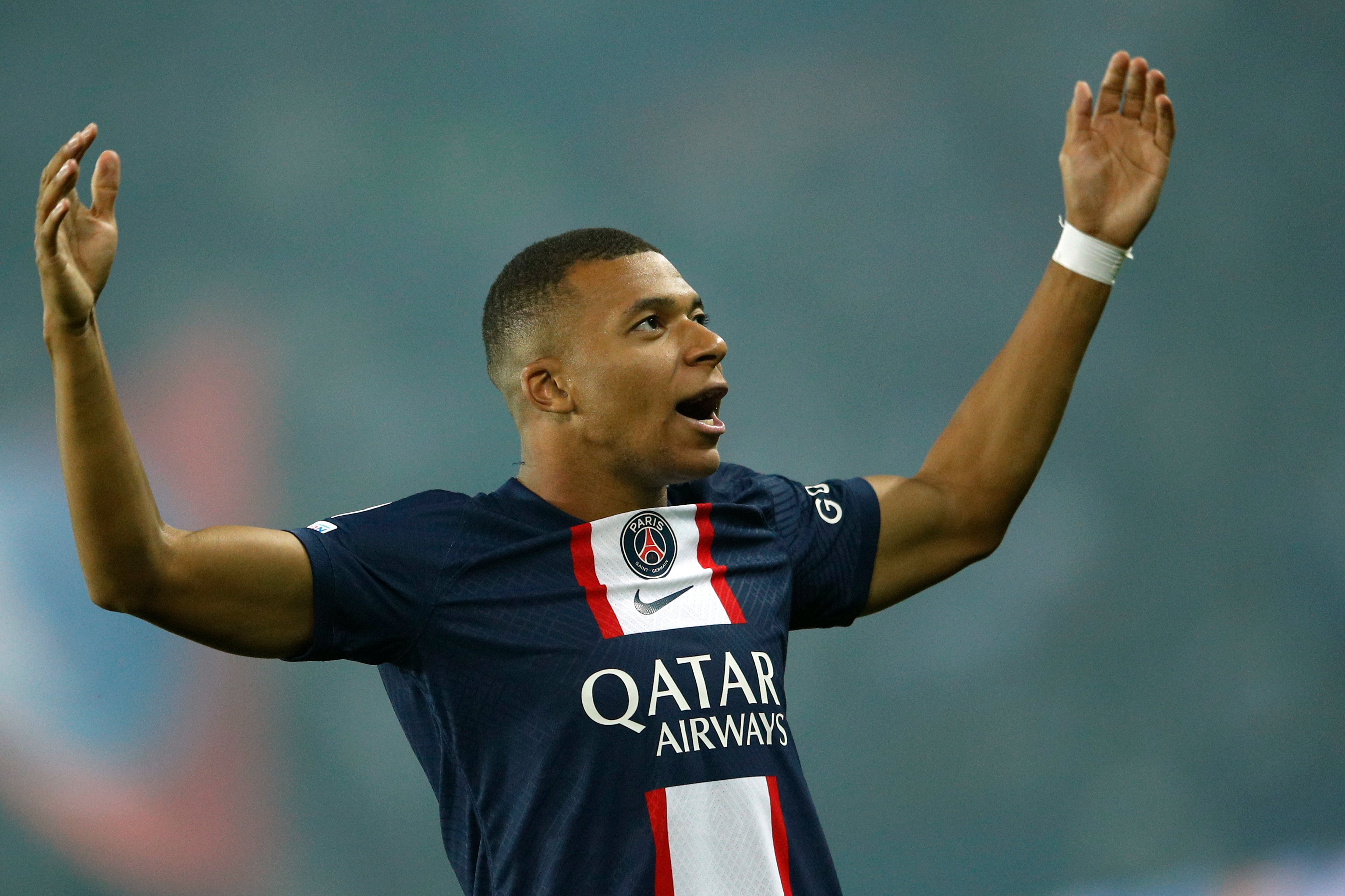 Kylian Mbappe celebra un gol con el PSG