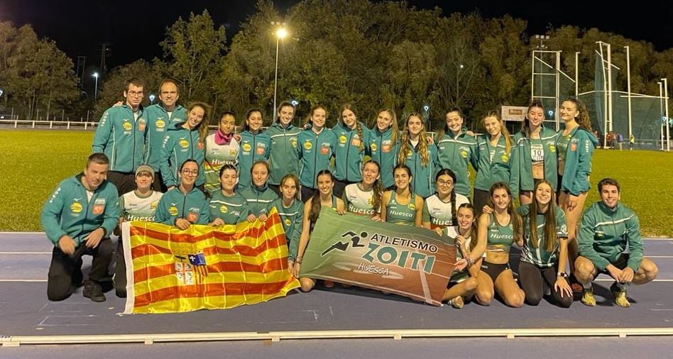 Equipo femenino de Intec Zoiti que compitió en el Campeonato de España Sub20