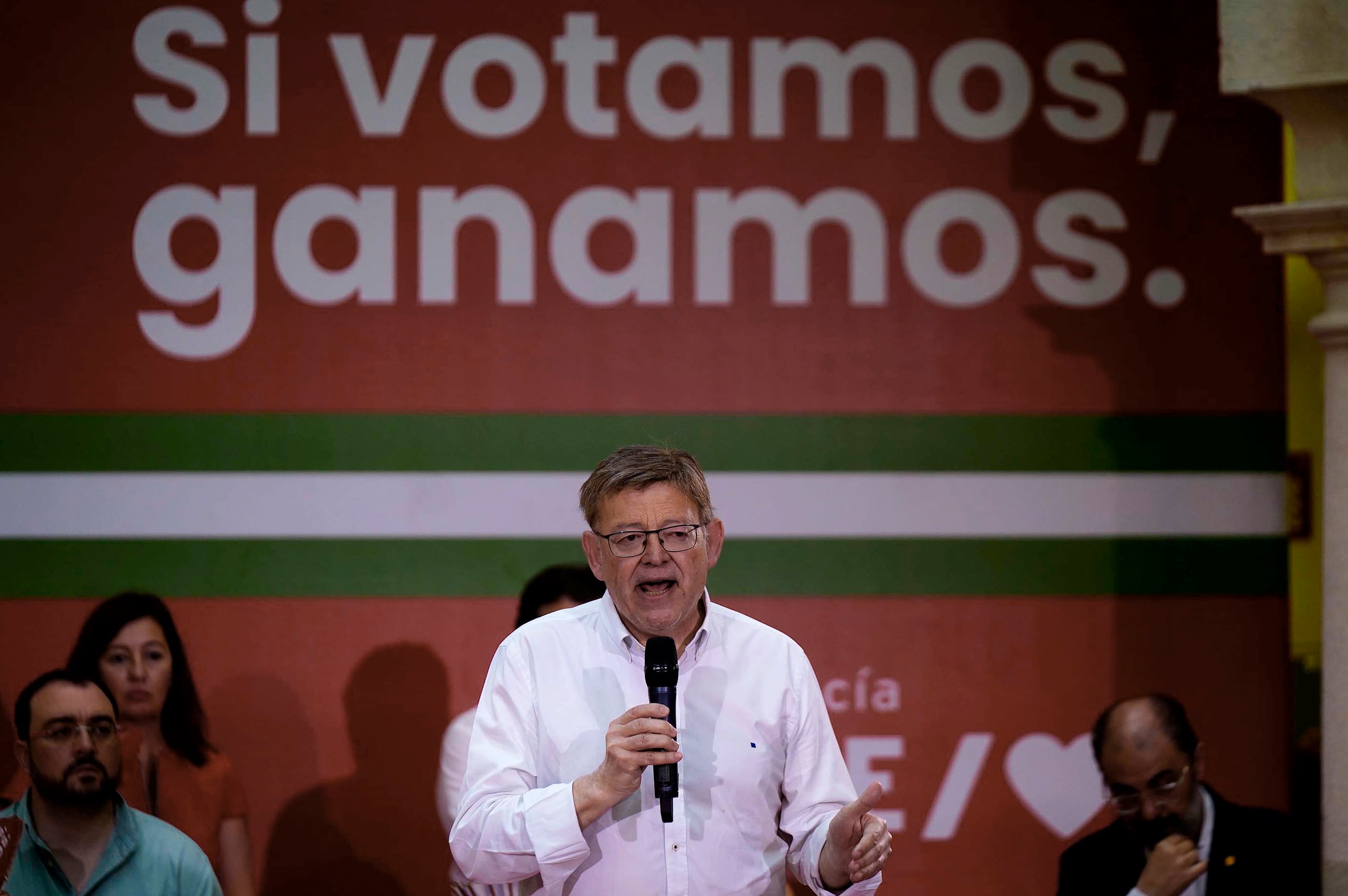 GRAF402. CÓRDOBA, 12/06/2022.- El presidente de la Comunidad Valenciana , Ximo Puig durante un acto de campaña del candidato por el PSOE a las generales en Andalucía, Juan Espadas, este domingo en el Palacio de Congresos de Córdoba. EFE/Rafa Alcaide
