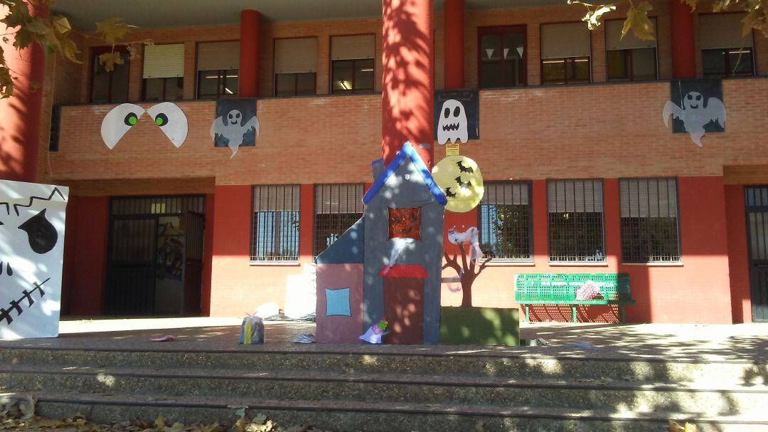 Imagen de archivo de la ambientación del C.P. Santa Catalina para Halloween