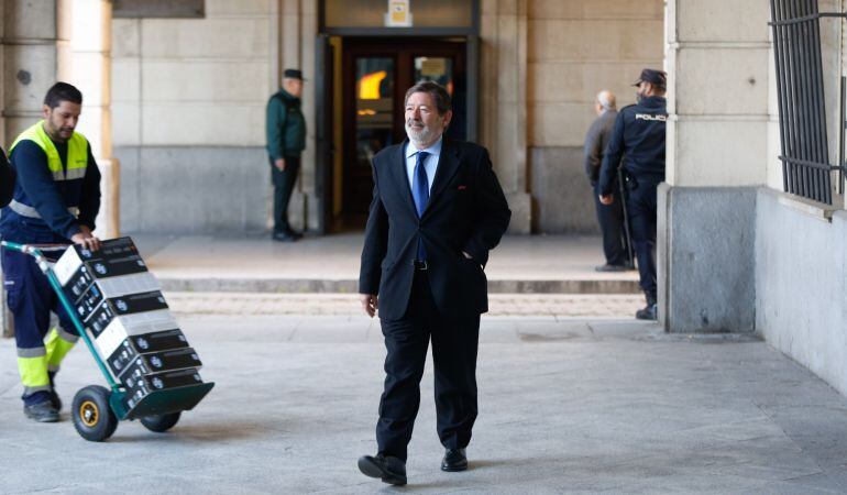 El exdirector de Trabajo, Javier Guerrero, llegando a la Audiencia