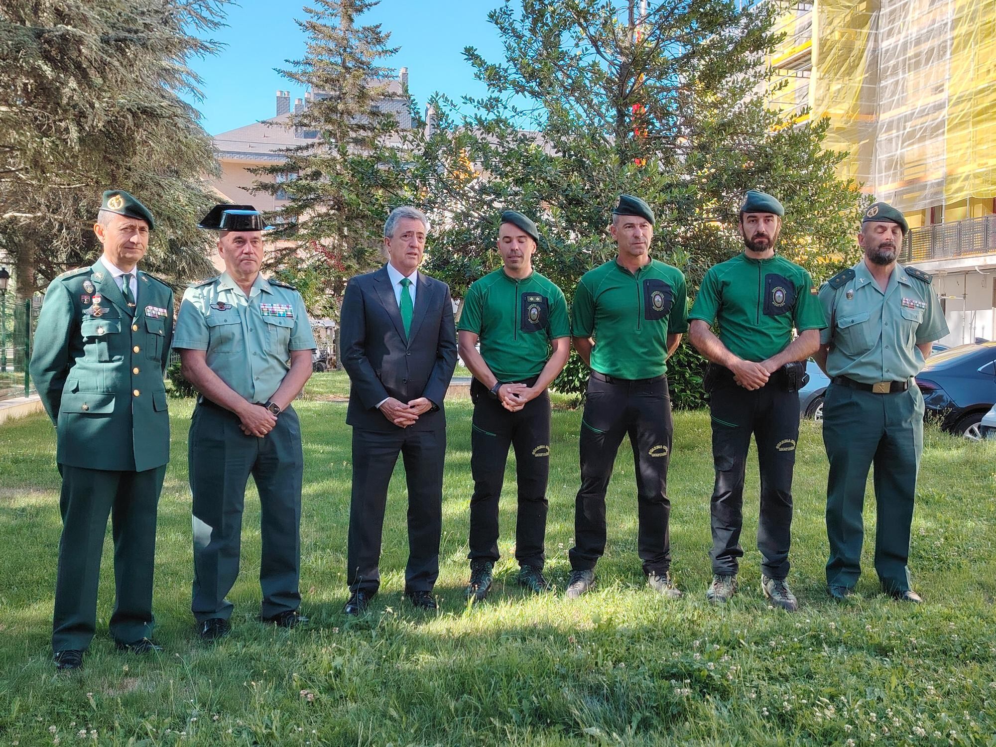 Leonardo Marcos, director general de la Guardia Civil, junto a agentes y mandos de la Guardia Civil de Montaña