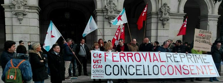 Concentración de los trabajadores de instalaciones deportivas en María Pita