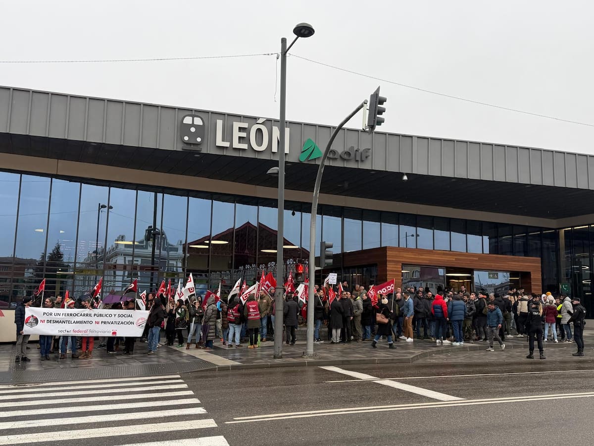 Los sindicatos denuncian los excesivos servicios mínimos en la primera jornada de huelga ferroviaria