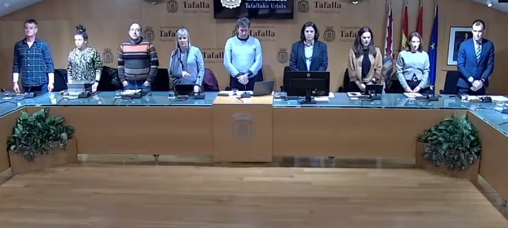 El pleno del Ayuntamiento de Tafalla guarda un minuto de silencio por el genocidio de Gaza y las víctimas del accidente de Adamuz