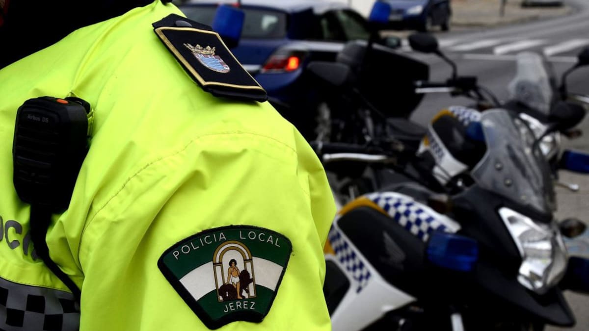 La Policía local sanciona a 8 personas por circular por la calle sin motivo justificado