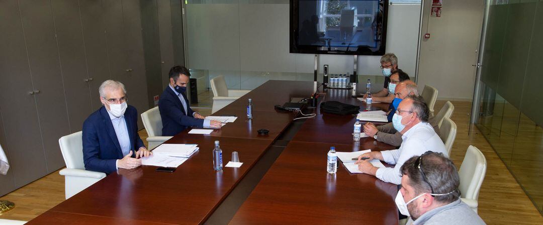 Francisco Conde con representantes sindicales