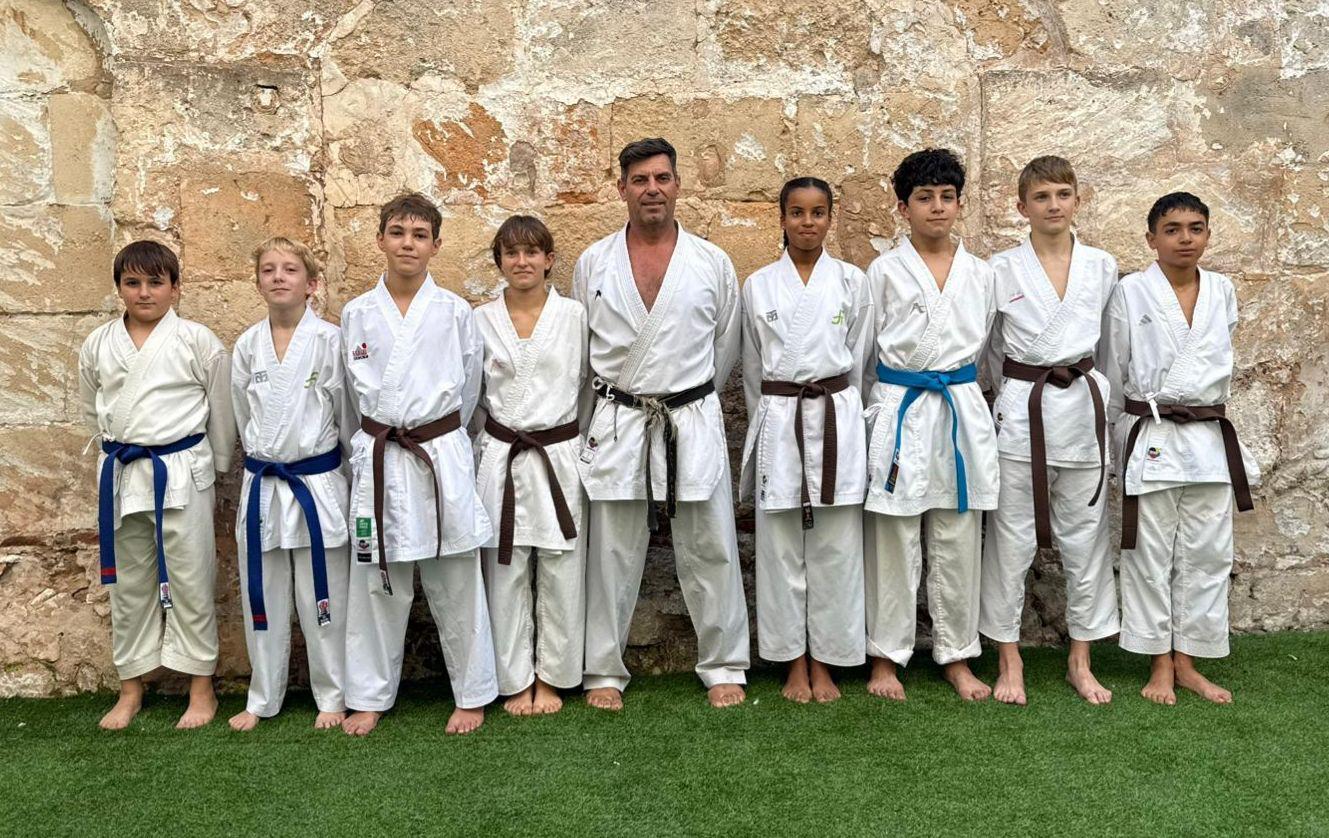 L'expedició menorquina marxa a Orense per aconseguir arribar a les grans finals de desembre.