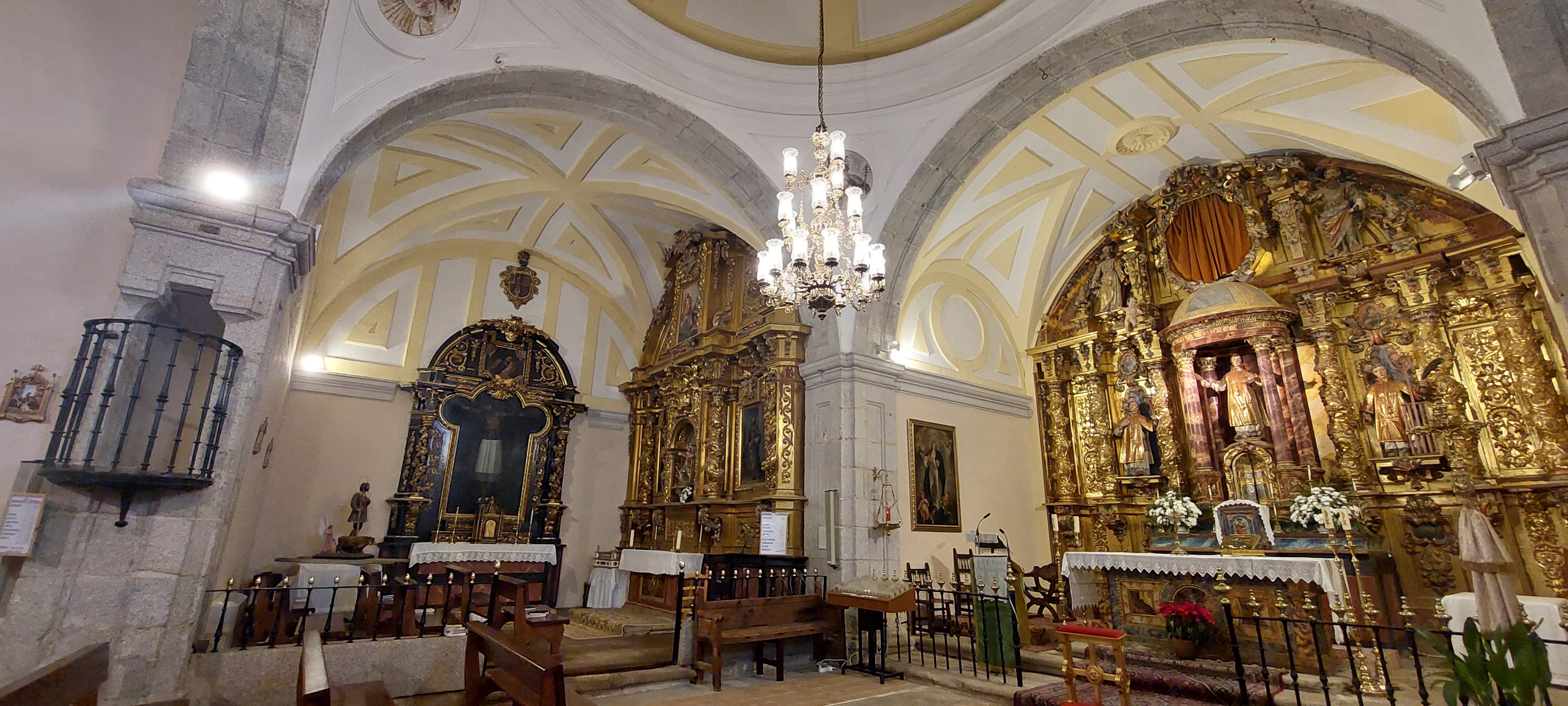 Interior de la Iglesia de San Vicente Mártir en Braojos de la Sierra