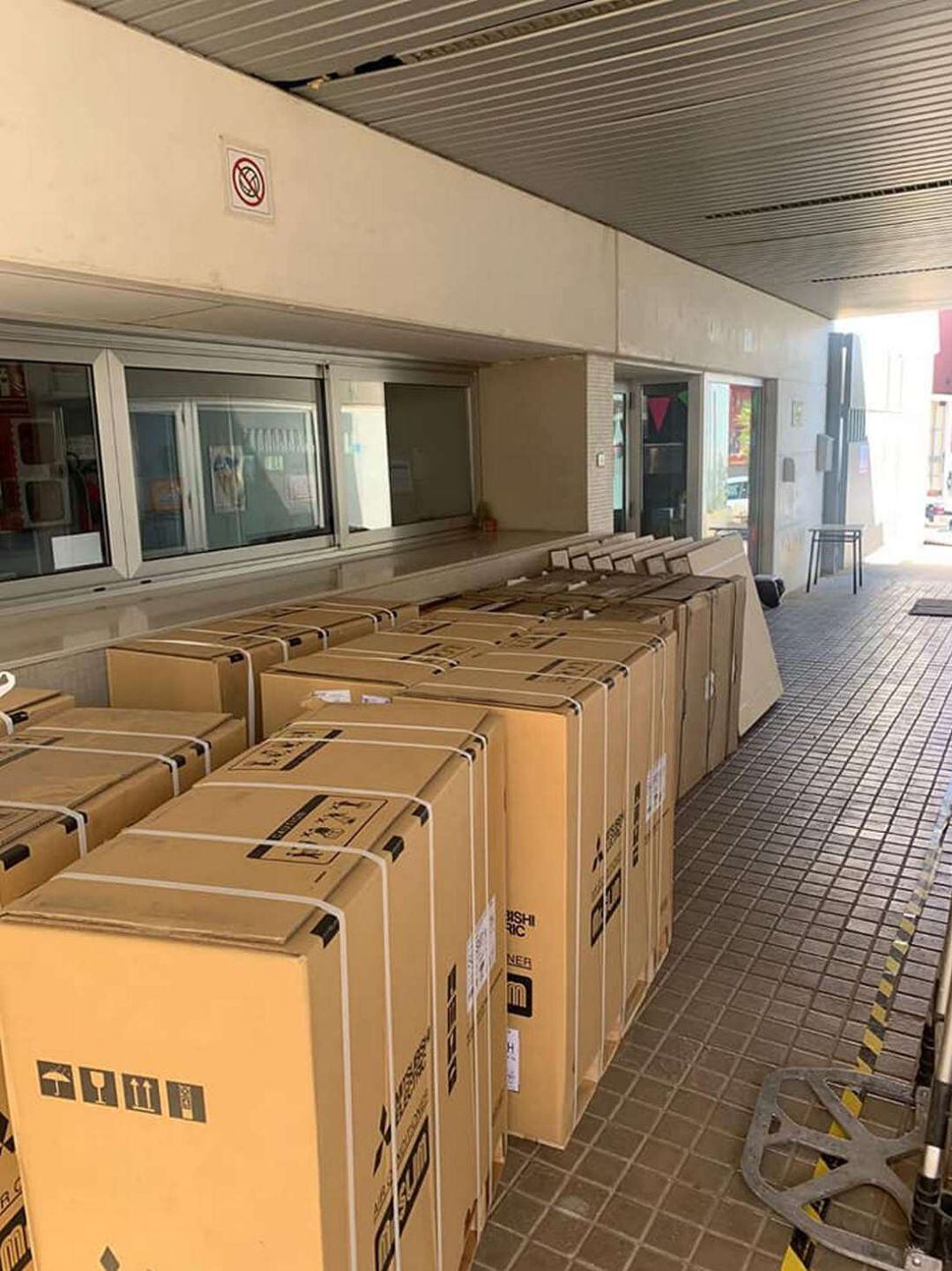 Aparatos de aire acondicionado para el colegio del Real de Gandia 