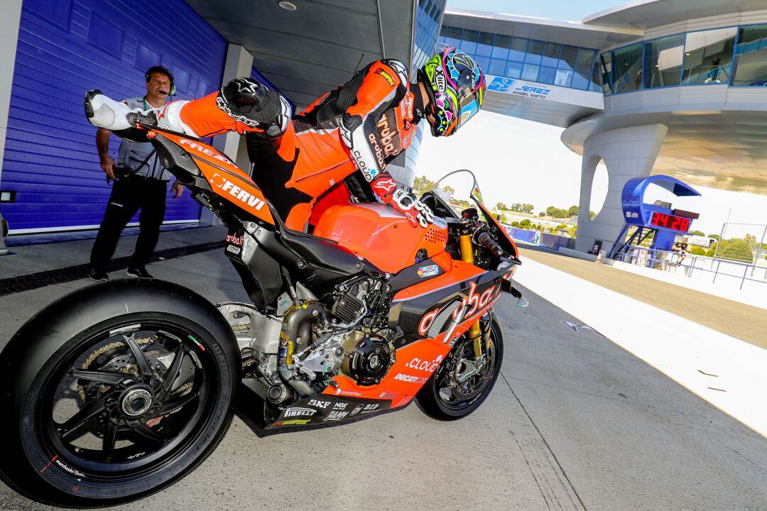 Álvaro Bautista durante los entrenamientos del viernes