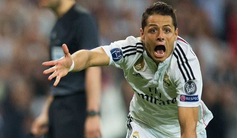 Chicharito celebra su gol al Atlético.