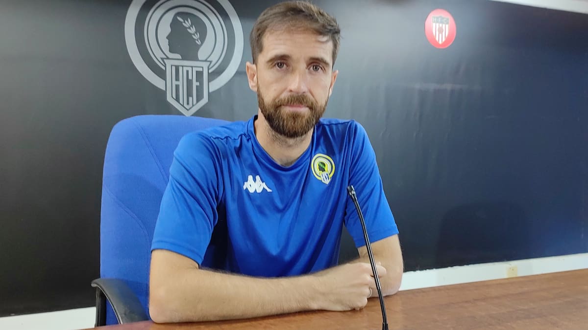 Michel Herrero, jugador del Hércules CF, en la sala de prensa de Rico Pérez