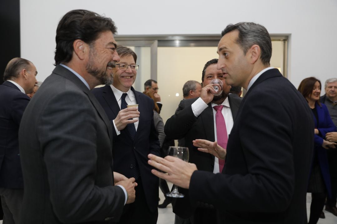 Luis Barcala y César Sánchez, durante el foro &#039;El reto del municipalismo&#039; organizado por la Cadena SER