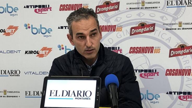 Pablo Lago tras el partido frente a la Cultural de Durango