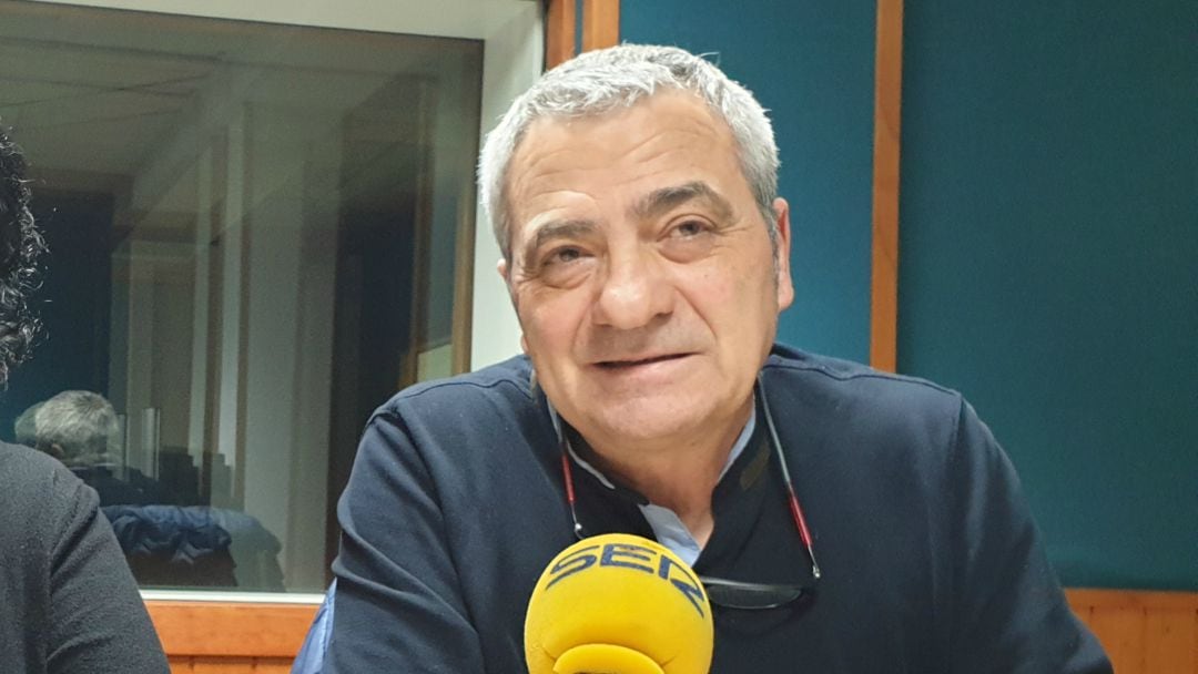 Carlos Sánchez en el estudio de Radio Santander