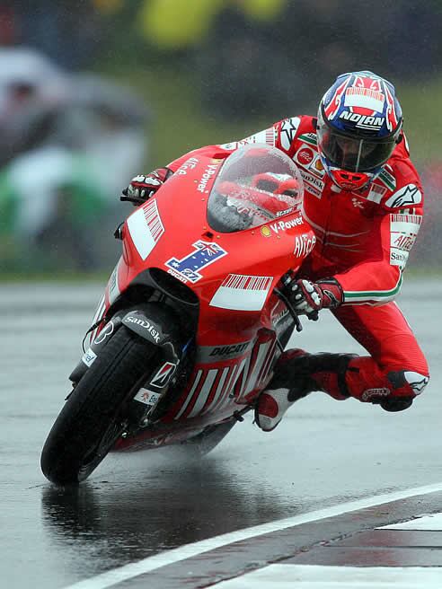 Casey Stoner en los etrenamientos oficiales de Donington Park