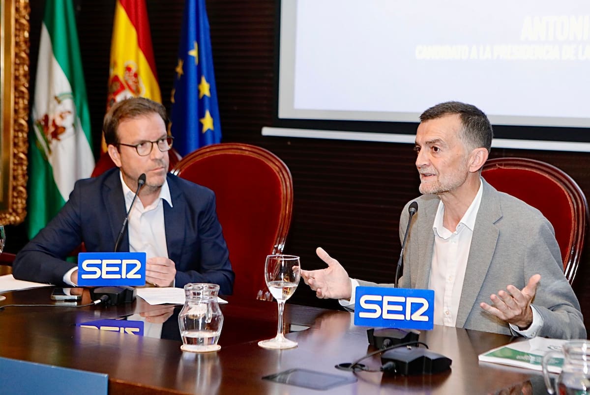 Foro con el candidato a la presidencia de la Junta de Por Andalucía, Antonio Maillo, celebrado en la Cámara de Comercio de Sevilla