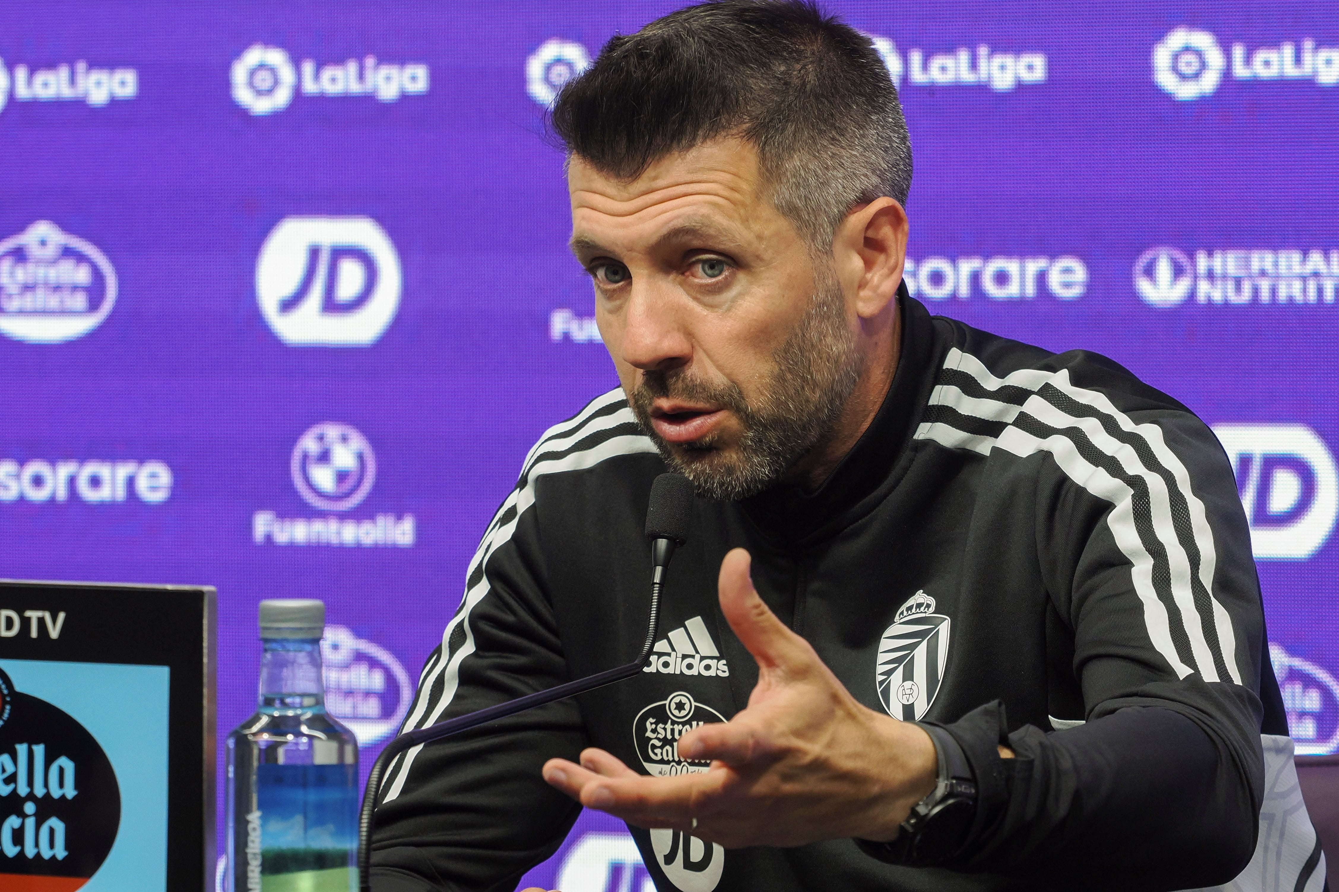 VALLADOLID, 17/05/2023.- Rueda de prensa del entrenador del Real Valladolid Paulo Pezzolano. EFE/ R. García
